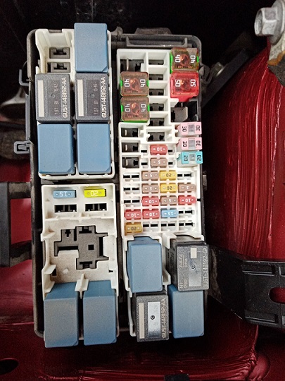 caja de fusibles figo 2018