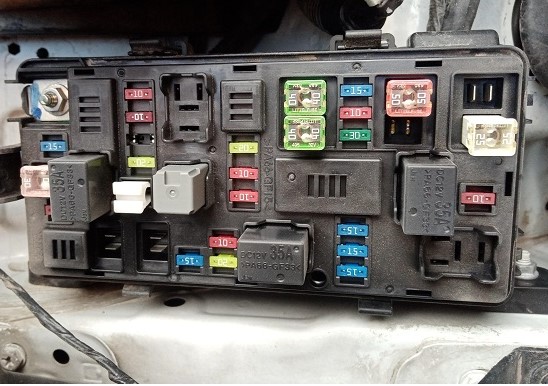 Caja de fusibles spark